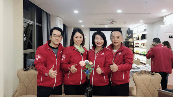 戈塑新材料员工合影
