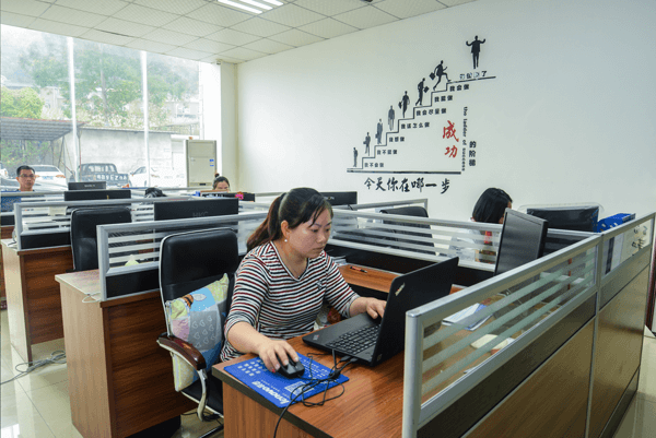 TPE原料戈塑办公司